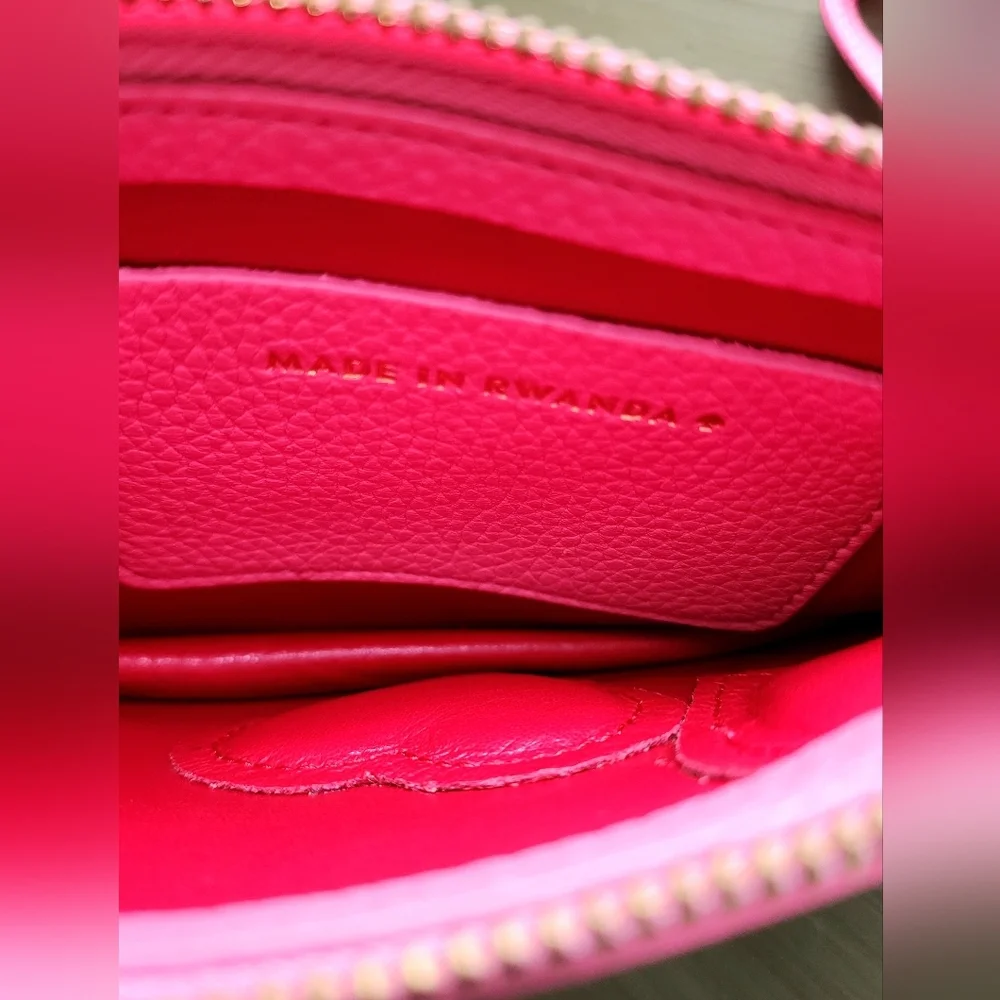 Kate Spade On Purpose Beaded Heart Wristlet Like New - Picture 5 of 5